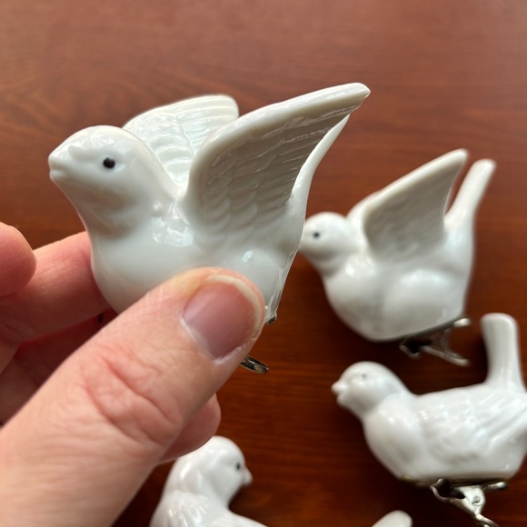 Vintage Bird Ornaments White Clip On Set of 5 Porcelain - Picture 3 of 9